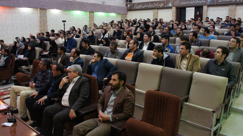 سمینار تکنیک های موفقیت در کسب و کار همزمان با هفته مشاغل و روز ملی کارآفرین در استان زنجان برگزار شد.