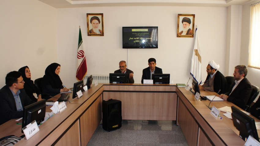 نشستی با حضور سعید ناصری مدیر ستاد اقامه نماز دانشگاه و روسای مراکز و رئیس واحد استانی در واحد استانی زنجان.