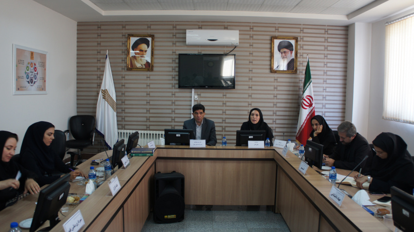 چهاردهمین جلسه شورای هم اندیشی و تعامل روسای مراکز با دستور کار به ضوابط و کیفیت آموزشی برگزار گردید .