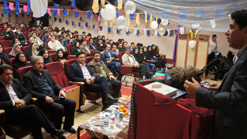 مراسم گرامیداشت ۱۶ آذر روز دانشجو با حضور رییس دانشگاه علمی کاربردی استان زنجان و روسای مراکز و دانشجویان در مرکز آموزش جهاد دانشگاهی مورخه ۱۳ آذر ۱۳۹۷ برگزار شد