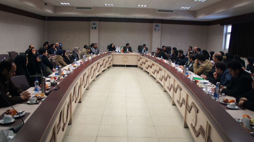 شانزدهمین جلسه ستاد شاهد و ایثارگر با حضور دکتر طغرانگار رئیس دانشگاه جامع علمی کاربردی استان زنجان در مورخه ۸ دی ۱۳۹۷ با حضور اعضاء ستاد شاهد و ایثار گر و روسای مراکز آموزشی تشکیل گردید
