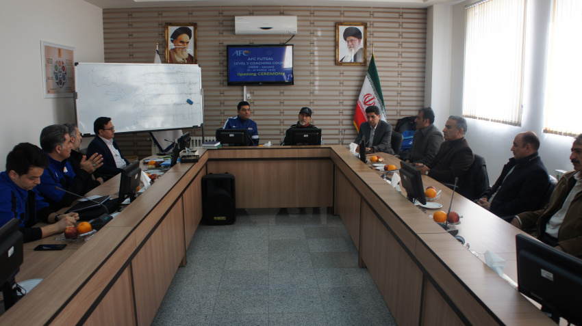 دوره کلاس آموزش مربیگری سطح ۱ فوتسال آسیا به میزبانی دانشگاه جامع علمی کاربردی استان زنجان با مشارکت و همکاری مراکز آموزشی در سالن کنفرانس دانشگاه برگزار شد