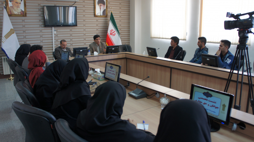 نشست تخصصی جوانان و حق مداری، فروردین ماهه ۹۸ در سالن کنفرانس شماره یک دانشگاه جامع علمی کاربردی استان زنجان برگزار گردید.