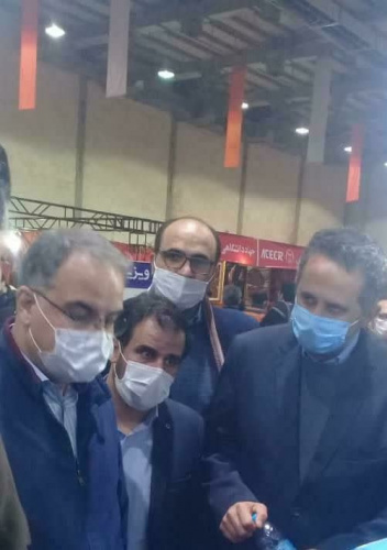 بازدید استاندار زنجان از غرفه هفته پژوهش و فناوری دانشگاه جامع علمی کاربردی زنجان