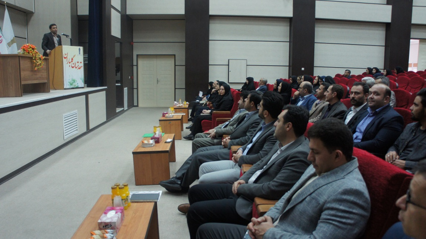 برگزاری جشن روز معلم و تجلیل از اساتید برگزیده دانشگاه جامع علمی کاربردی استان زنجان