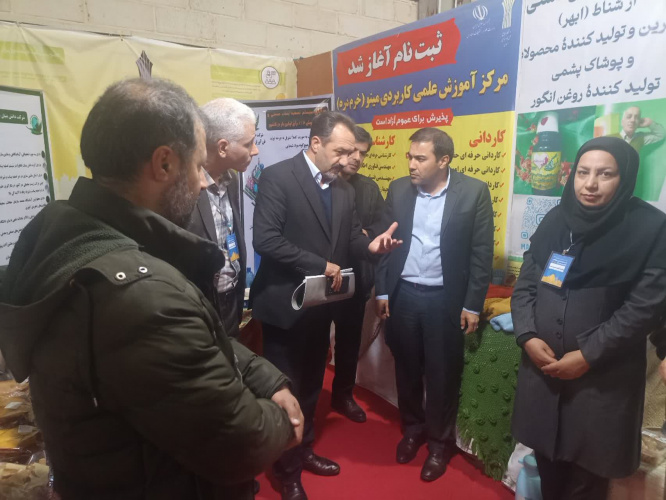 حضور دانشگاه جامع علمی کاربردی استان زنجان در نمایشگاه دستاوردهای پژوهش، فناوری و فن بازار استان